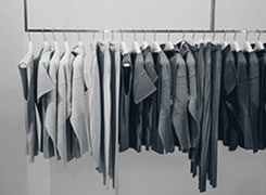 1回5分で好感度アップ!就活女子が気を付けたいスーツのお手入れ 1回5分で好感度アップ!就活女子が気を付けたいスーツのお手入れ